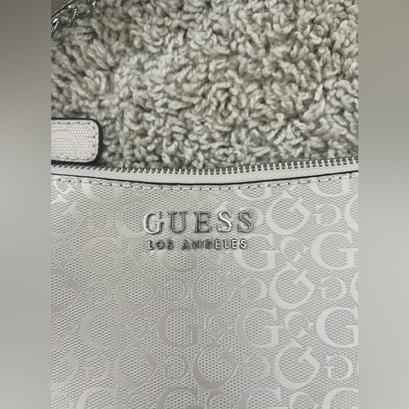 Very light pink/ neutral crossbody and shoulder bag Guess bag - Picture 3 of 11